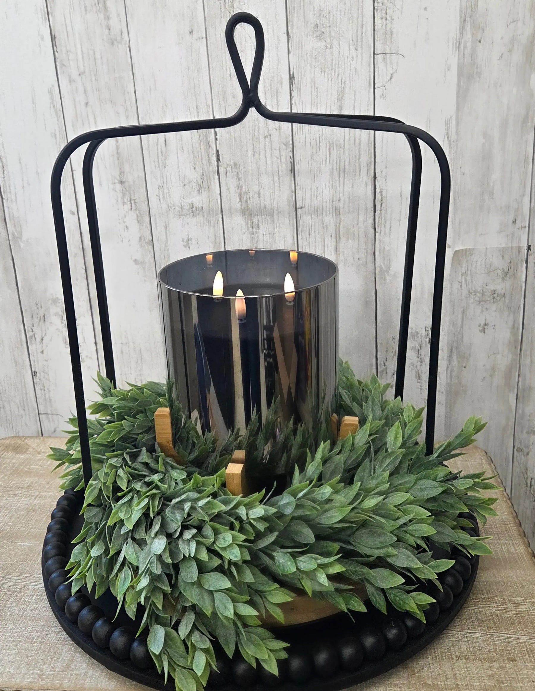 Easy Styling set with 3 wick candle and greenery