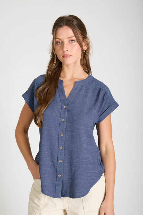 CUFFED SLEEVE BUTTON DOWN LIGHTWEIGHT TOP