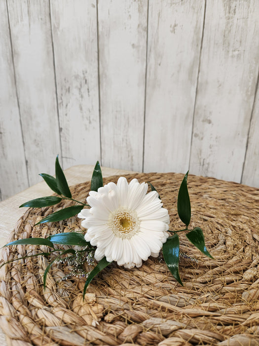 Fresh flower corsage and/or boutonniere option 9