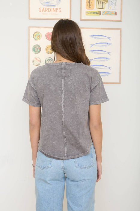 WASHED SCOOP NECK RAW EDGE SHORT SLEEVE KNIT TOP