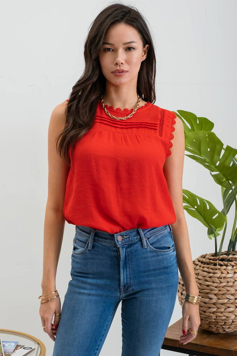 SLEEVELESS LACE EDGE WOVEN TOP: LIGHT FUCHSIA