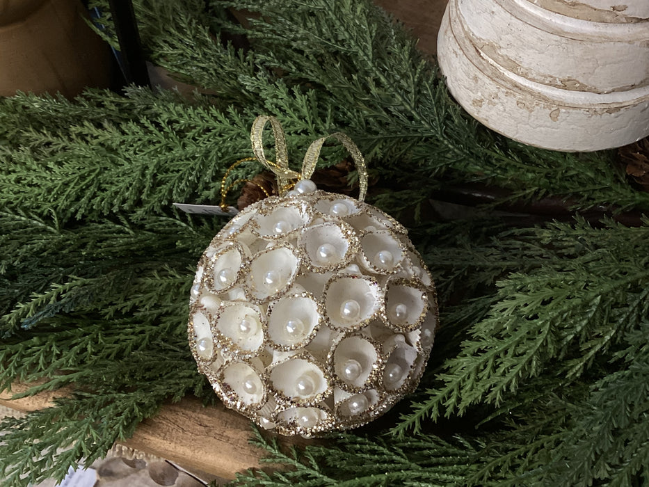 Clamrose Ball Ornament with Pearls (Gold)