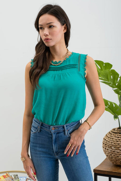 SLEEVELESS LACE EDGE WOVEN TOP: LIGHT FUCHSIA