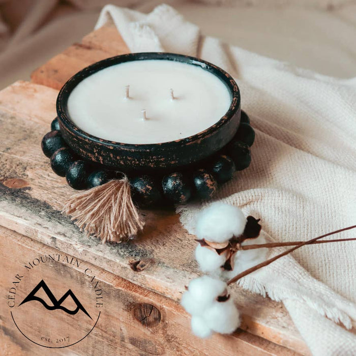 Vanilla Bean Noel: Round Beaded Tassel Pottery Soy Candle