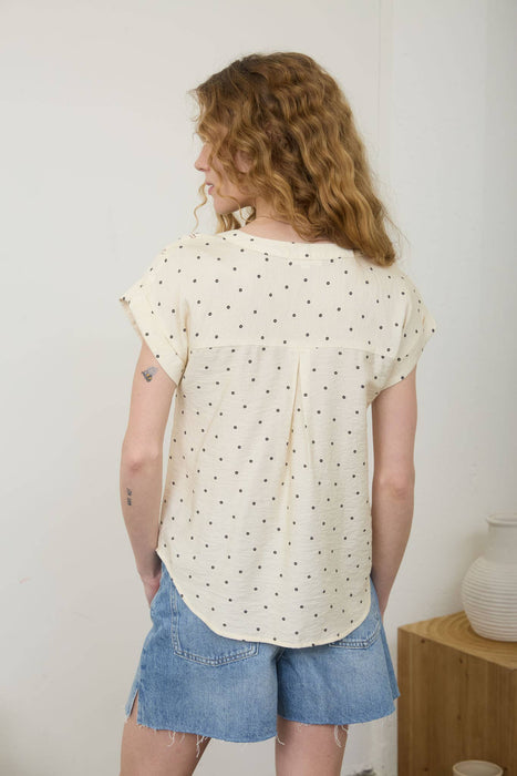 Lightweight woven Henley top women’s everyday wear