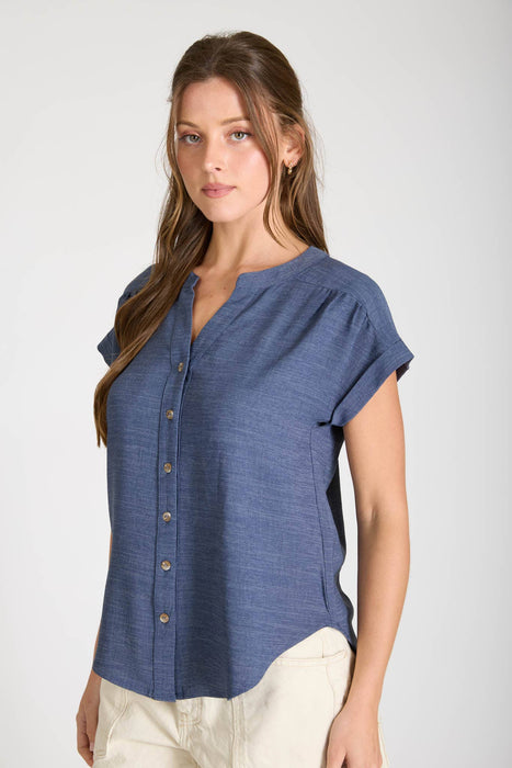 CUFFED SLEEVE BUTTON DOWN LIGHTWEIGHT TOP