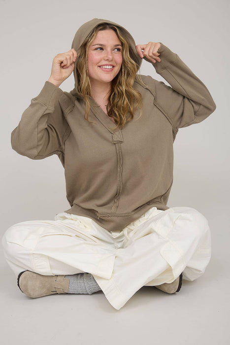 BLU PEPPER BRAND WOMENS HOODED V NECK RAW EDGE LONG SLEEVE KNIT TOP 1x,2x,3x sizing