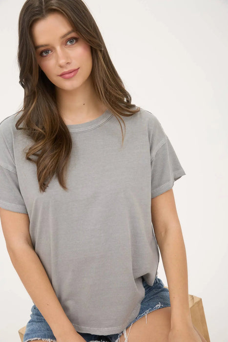 Boutique cotton knit top with U hem and round neckline
