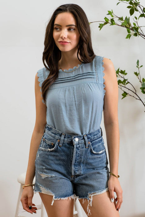 SLEEVELESS LACE EDGE WOVEN TOP: LIGHT FUCHSIA