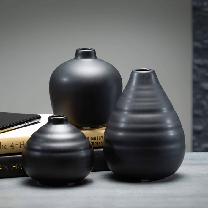 Ebony Black Compact Vase Set