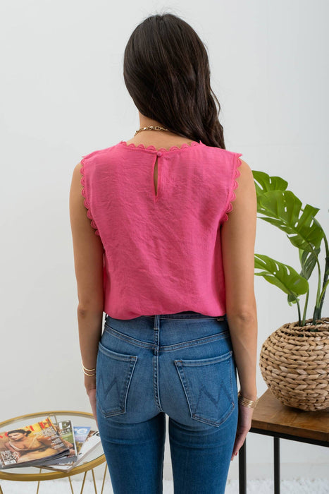 SLEEVELESS LACE EDGE WOVEN TOP: LIGHT FUCHSIA