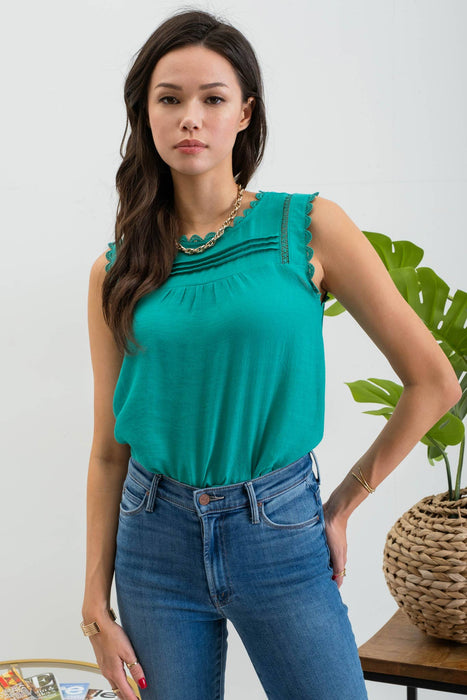 SLEEVELESS LACE EDGE WOVEN TOP: LIGHT FUCHSIA