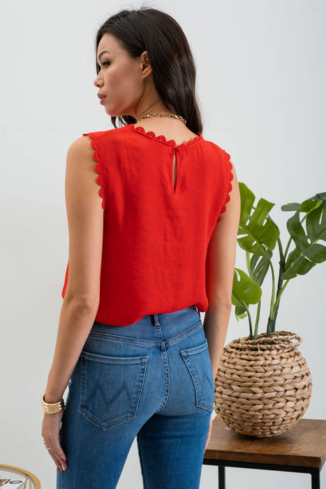 SLEEVELESS LACE EDGE WOVEN TOP: LIGHT FUCHSIA