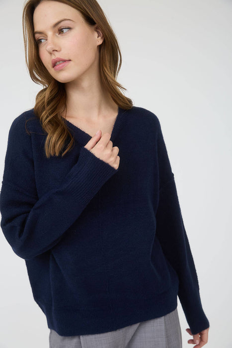 SOLID CREWNECK FRONT SEAM KNIT SWEATER: Sizes 1X–3X