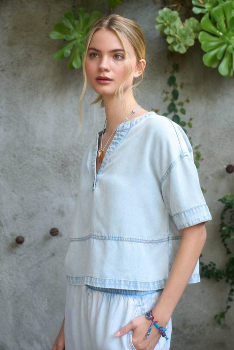 WASHED DENIM SPLIT NECK SHORT SLEEVE TOP