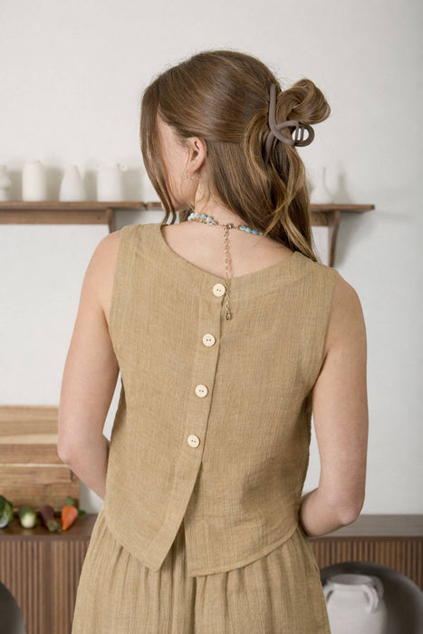 TEXTURED SLEEVELESS BACK BUTTON DETAIL TOP