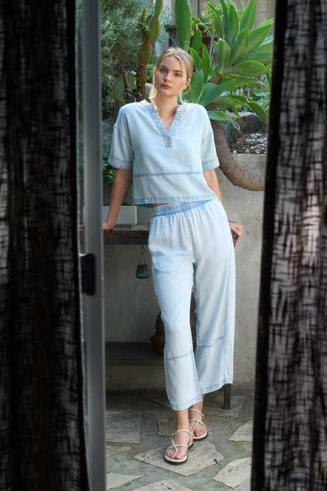 WASHED DENIM SPLIT NECK SHORT SLEEVE TOP