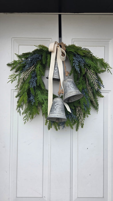 Artificial spruce swag with metallic cedar accents – Heartland Store MN near Rochester MN