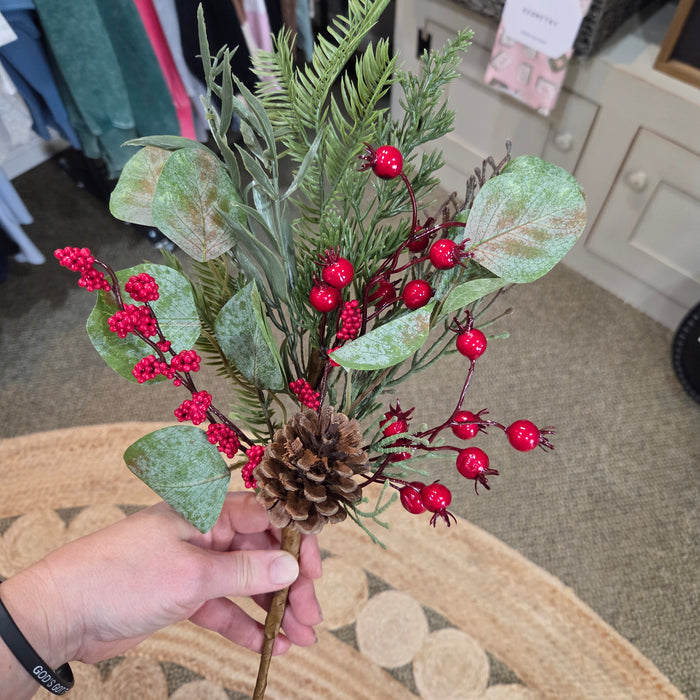 16" Mix Pine Spray With Red Berry