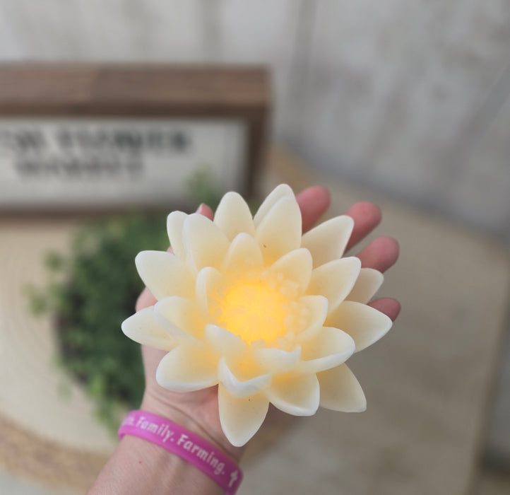 Ivory Flameless Flower Candle with 6 hour timer