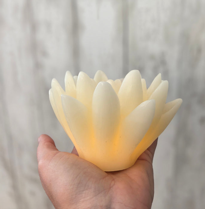 Ivory Flameless Flower Candle with 6 hour timer